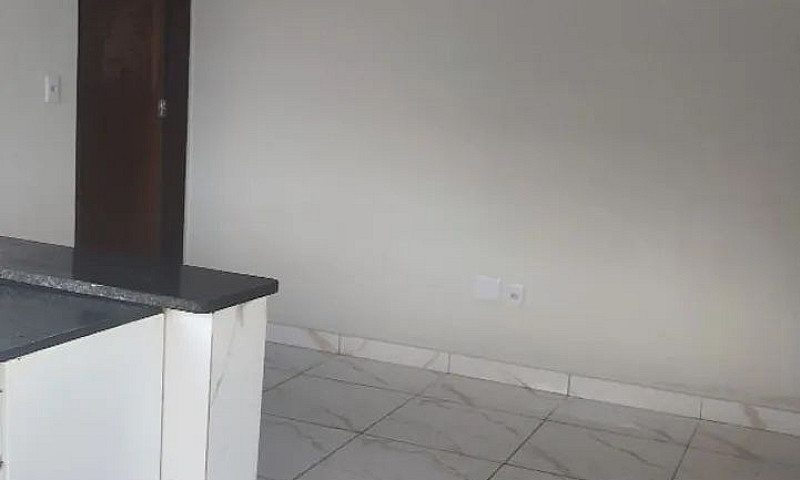 Casa Com Armários E ...