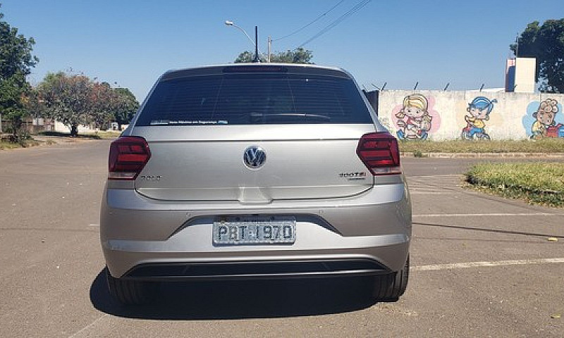 Polo Highline 200Tsi...