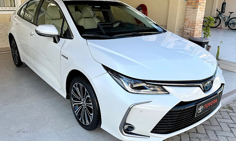 Corolla Altis Premiu...