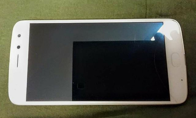 Moto Z2 Play...