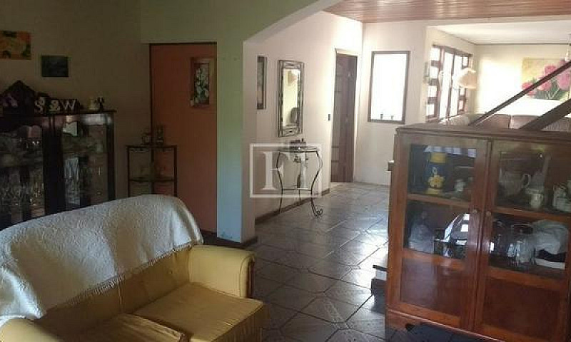 Casa De 3 Dormitório...