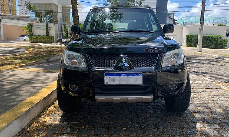 Mitsubishi Pajero Tr...