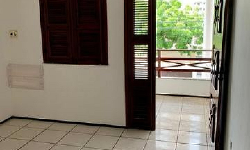 Aluga-Se Casa Duplex...