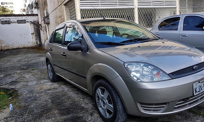 Ford Fiesta 1.6 Sed ...