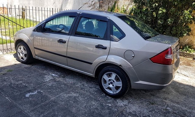 Ford Fiesta 1.6 Sed ...