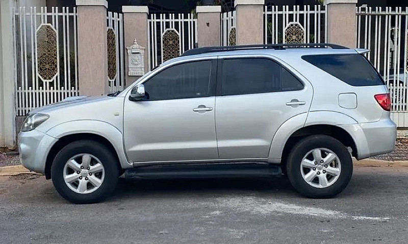 Toyota Hilux Sw4 Srv...