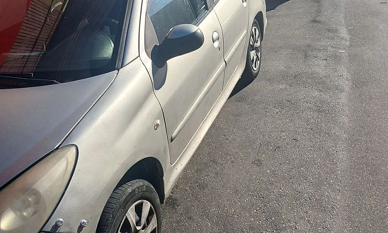 Peugeot 207 Sedan Pa...