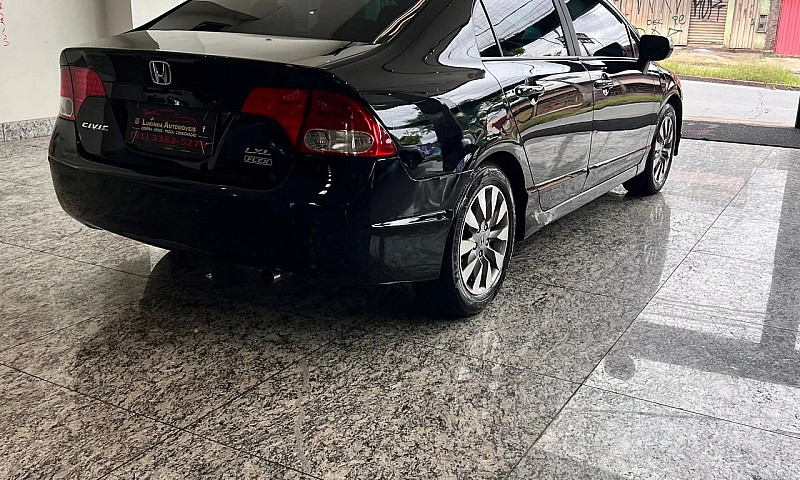 Honda Civic 1.8 Aut....