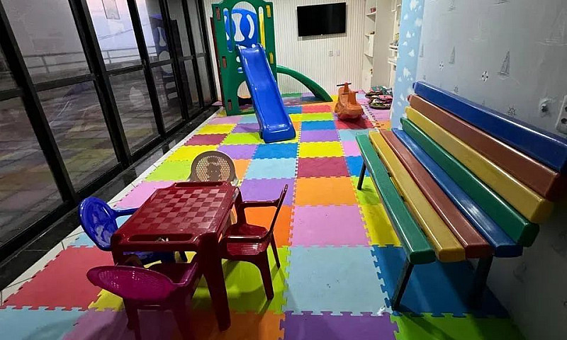 Alugo Imóvel Com 4 S...