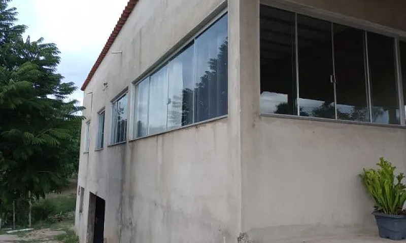 Casa Em Condomínio...