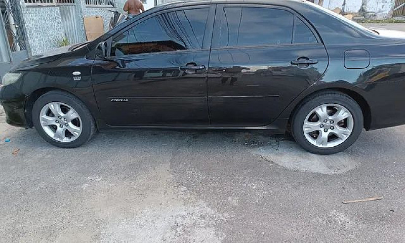 Vendo Corolla Gli 1....