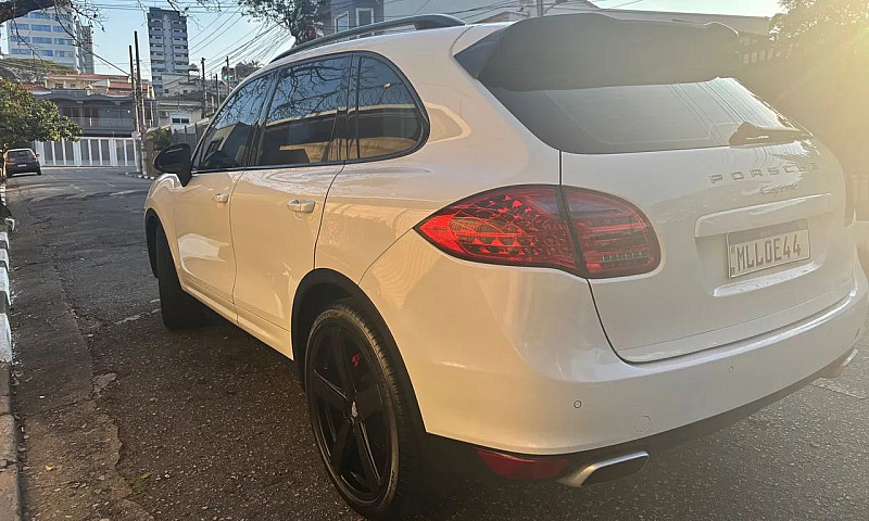 Porsche Cayenne 2013...