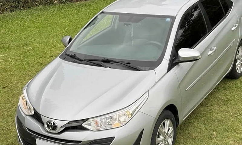 Toyota Yaris Xl Seda...