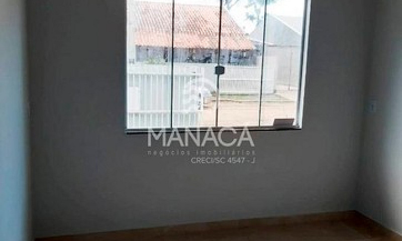 Casa Com 2 Quartos À...