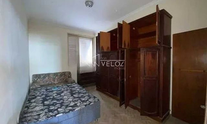 Apartamento-À Venda-...