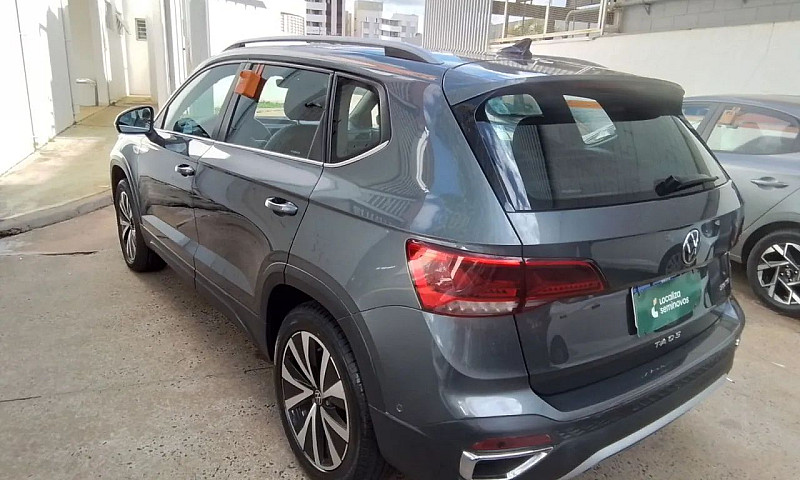 Volkswagen Taos 2023...