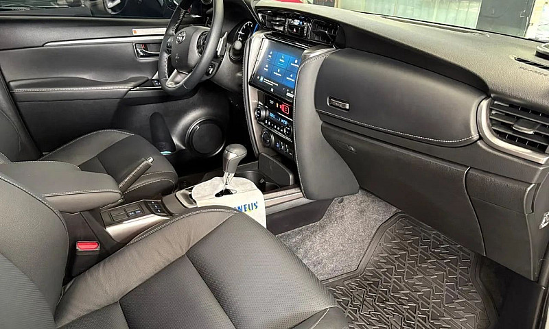 Toyota Hilux Sw4 Srx...