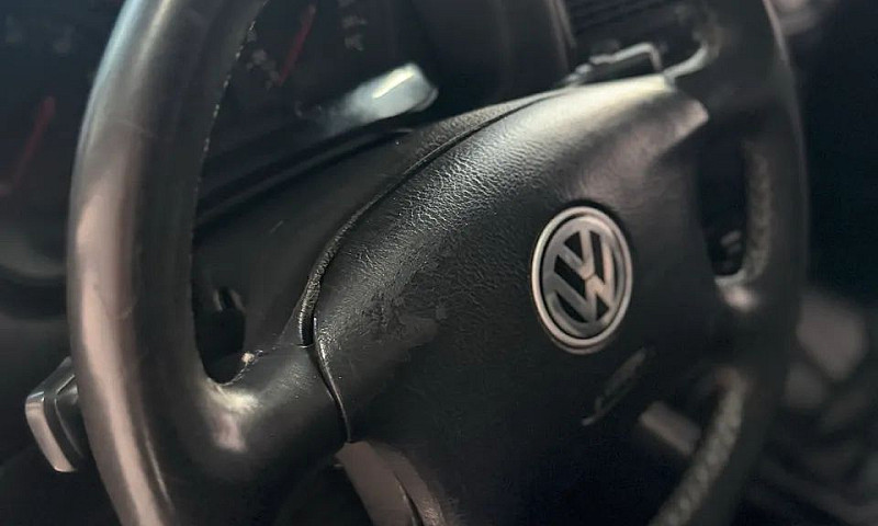 Volkswagen Golf 1.6 ...