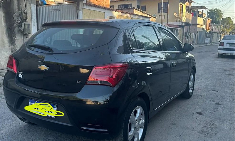 Chevrolet Onix Hatch...
