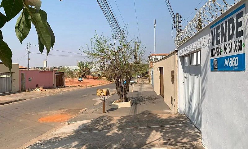 Casa Com 2 Quartos E...