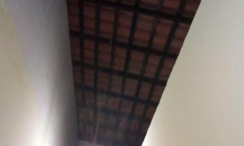 Vende-Se Esta Casa...