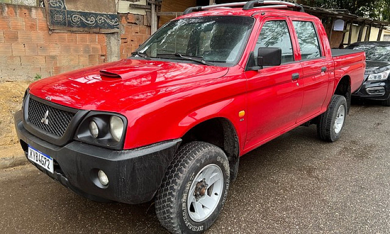 Mitsubishi L200 2010...