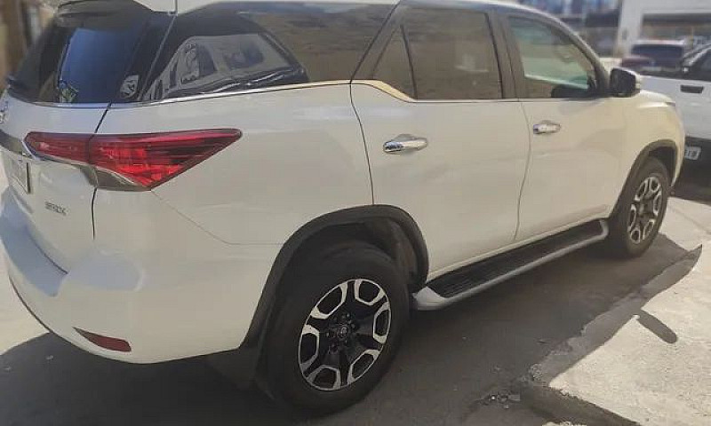 Toyota Hilux Sw4 Srx...
