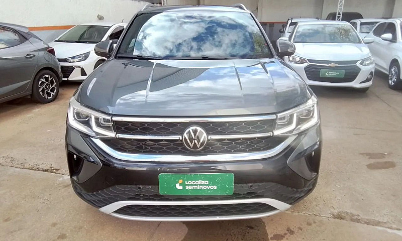 Volkswagen Taos 2023...