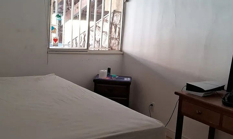 Vende-Se Casa Com Pi...