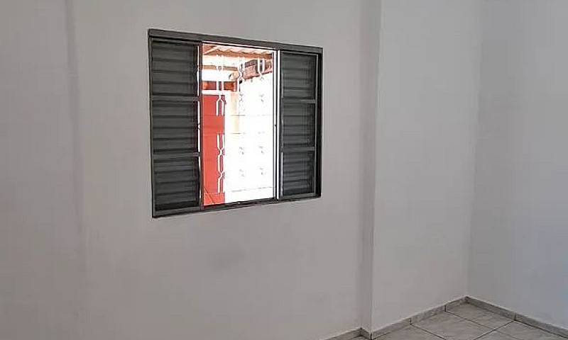 Aluga-Se Casa...