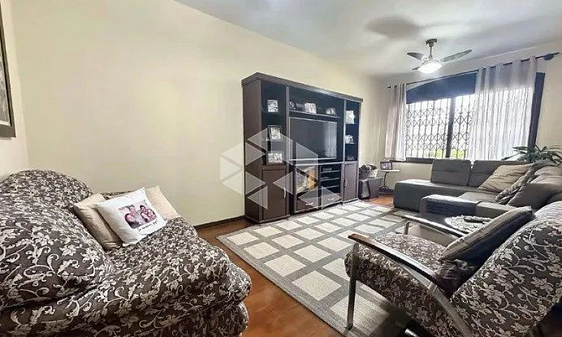 Casa 4 Dormitórios S...