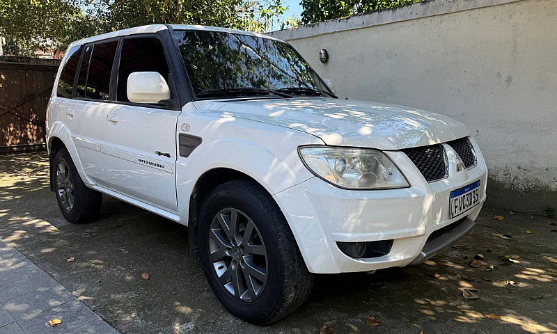 Mitsubishi Pajero Tr...