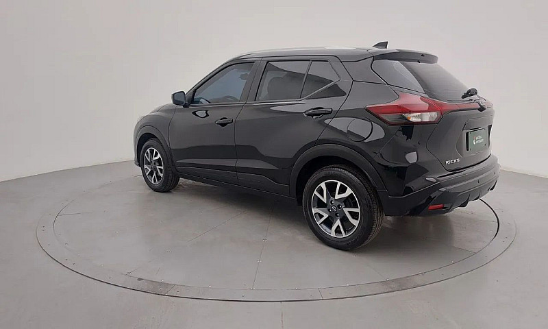 Nissan Kicks Sense 1...
