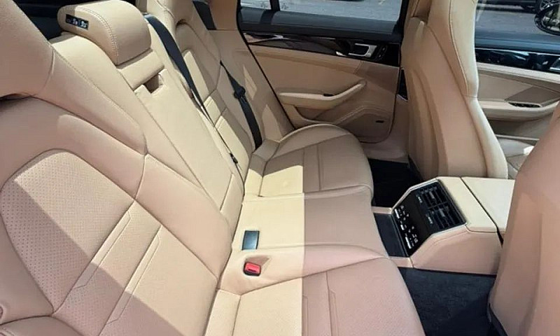 Porsche Panamera 4 E...