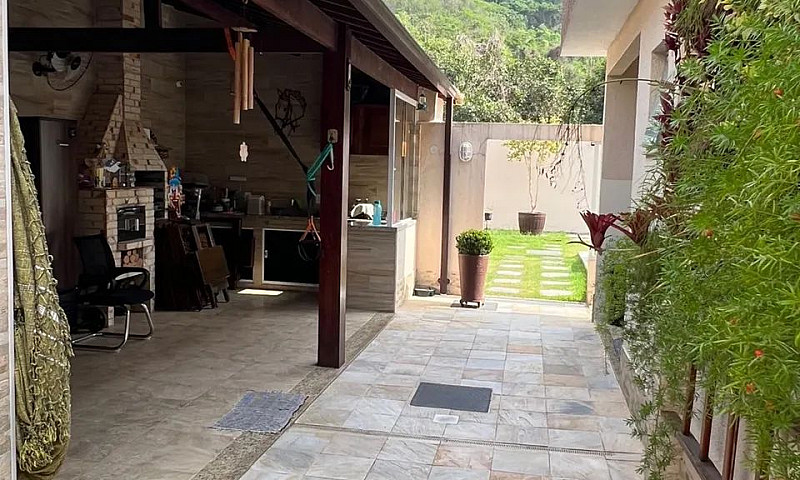 Casa Três Quartos Pi...