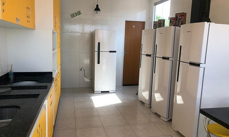 Quarto Mobiliado Est...