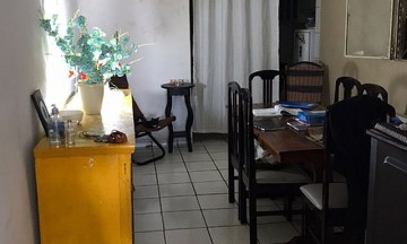 Casa A Venda...