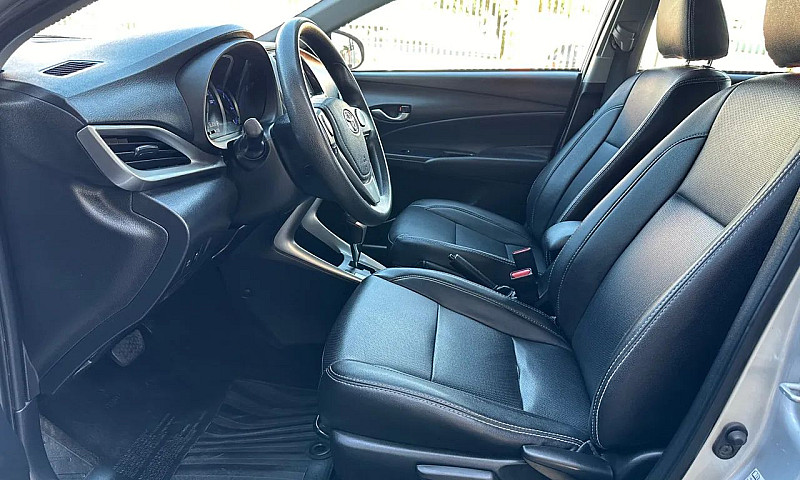 Yaris Sedan 1.5 Plus...