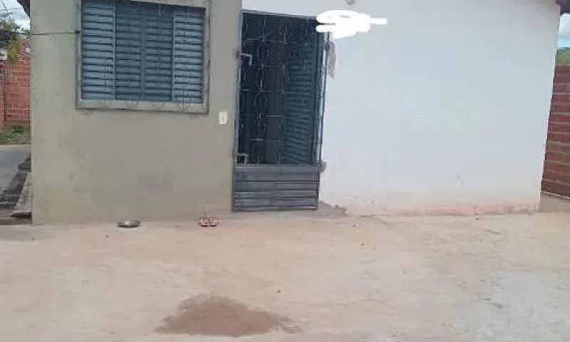 Vende-Se Casa Em Dem...