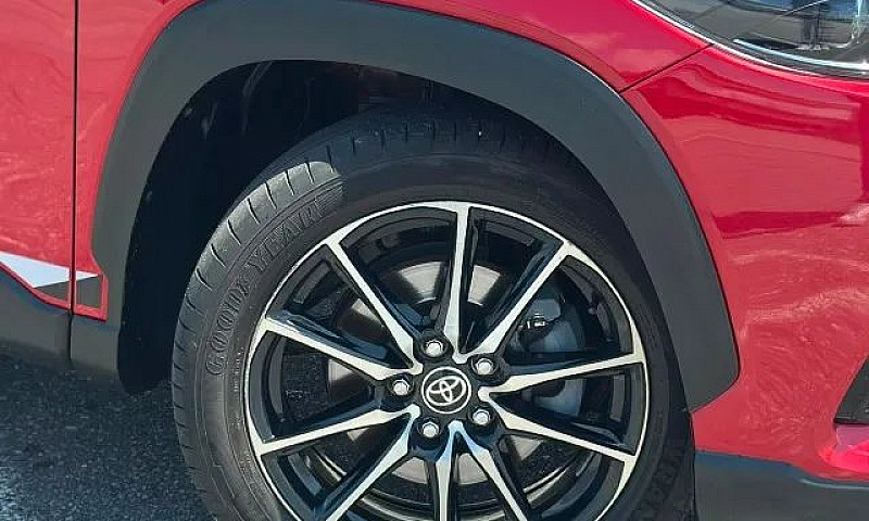 Toyota Corolla Cross...