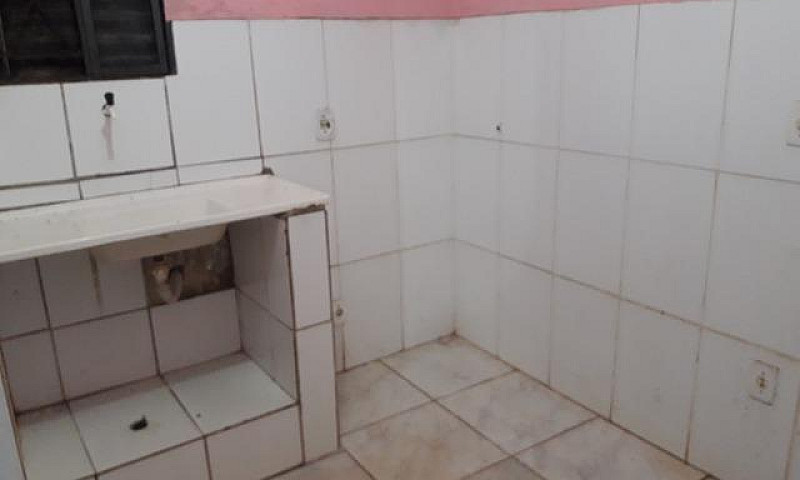 Alugo Casa...