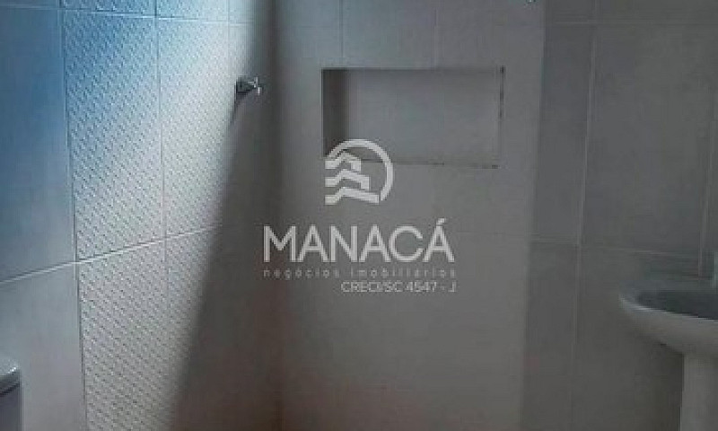 Casa Com 2 Quartos À...