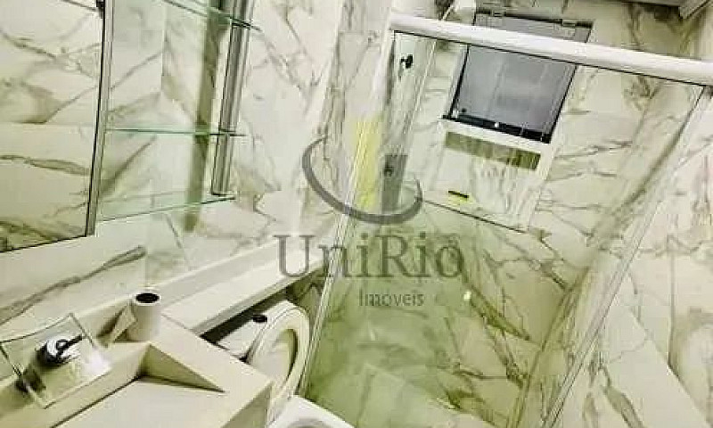 Casa Em Condomínio À...