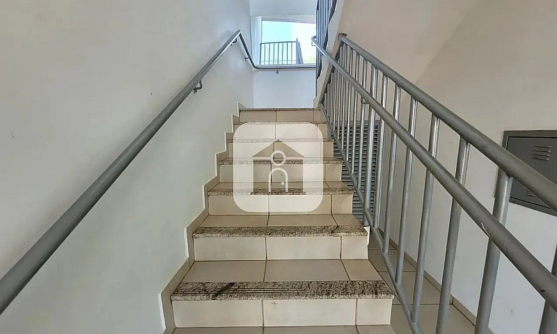 Apartamento Comercia...