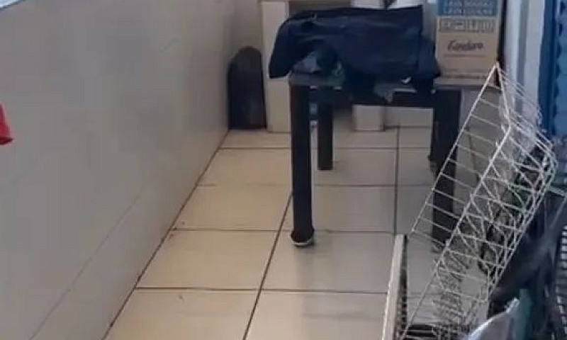 Aluga Se Uma Casa ...