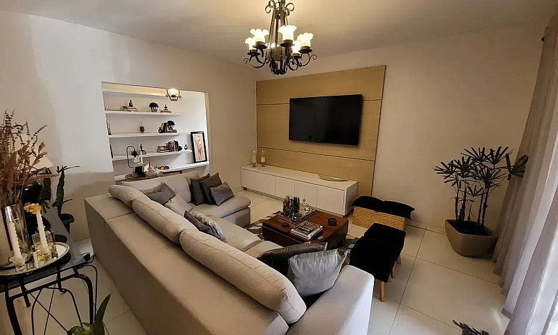 Casa A Venda Com 4 Q...