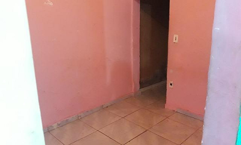 Alugo Casa...