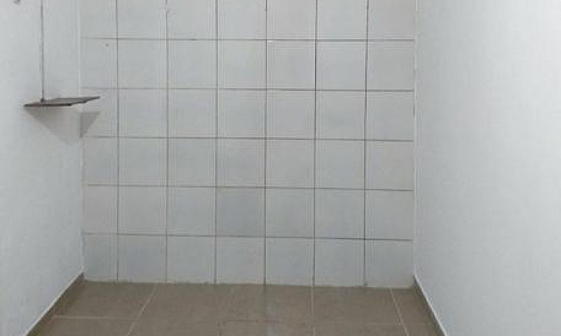 Aluga Se Cômodo Com ...