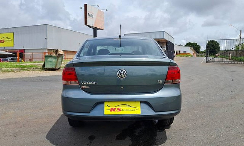 Volkswagen Voyage 1....