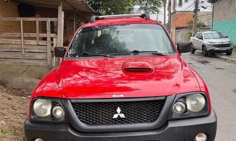 Mitsubishi L200 2010...